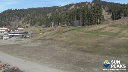 Sun Peaks: Village Day Lodge Slopeside (sunpeaksresort.com)