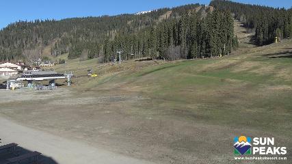 Sun Peaks: Village Day Lodge Slopeside (sunpeaksresort.com)