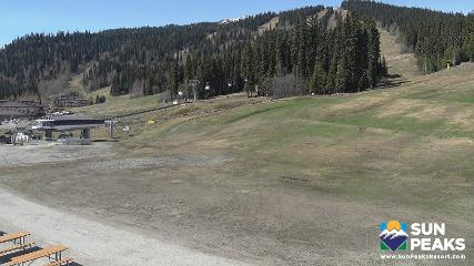 Sun Peaks: Village Day Lodge Slopeside (sunpeaksresort.com)