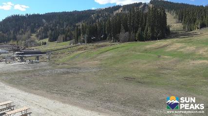 Sun Peaks: Village Day Lodge Slopeside (sunpeaksresort.com)