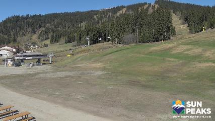 Sun Peaks: Village Day Lodge Slopeside (sunpeaksresort.com)