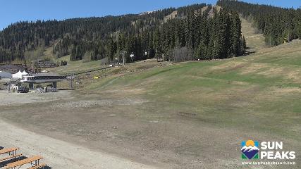 Sun Peaks: Village Day Lodge Slopeside (sunpeaksresort.com)