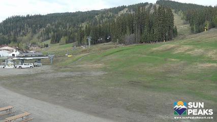 Sun Peaks: Village Day Lodge Slopeside (sunpeaksresort.com)