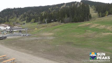 Sun Peaks: Village Day Lodge Slopeside (sunpeaksresort.com)
