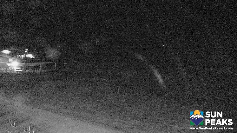 Webcam Sun Peaks: Village Day Lodge Slopeside