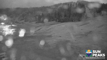 Sun Peaks: Village Day Lodge Slopeside (sunpeaksresort.com)