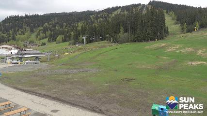 Sun Peaks: Village Day Lodge Slopeside (sunpeaksresort.com)