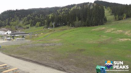 Sun Peaks: Village Day Lodge Slopeside (sunpeaksresort.com)
