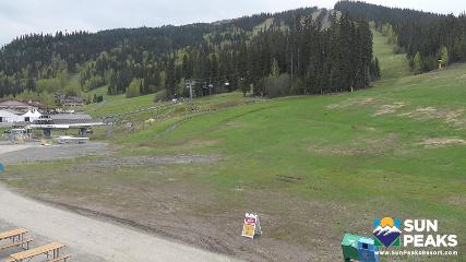 Sun Peaks: Village Day Lodge Slopeside (sunpeaksresort.com)
