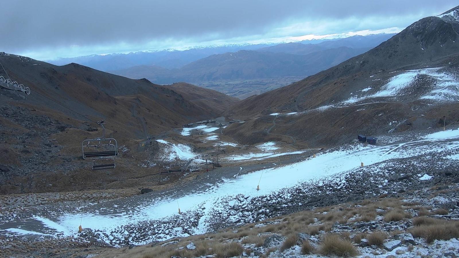 Webcam The Remarkables: Curvey basin