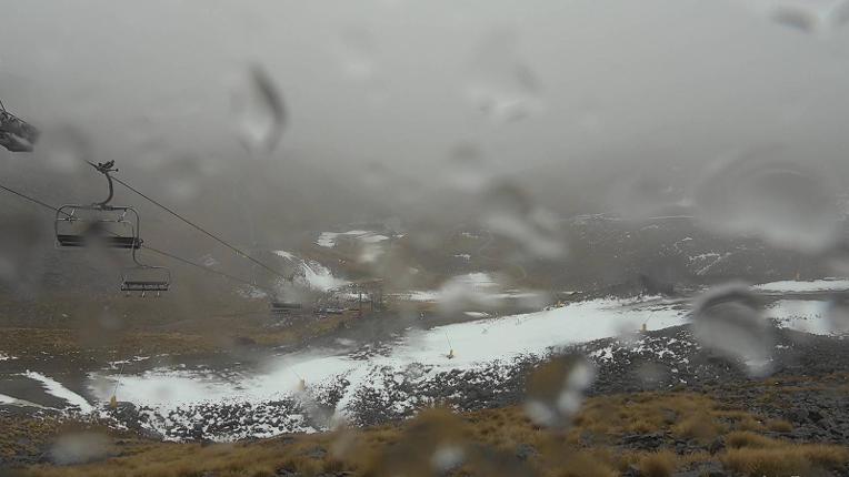 Webcam The Remarkables: Curvey basin