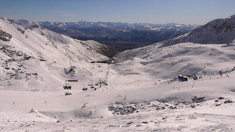 Webcam The Remarkables: Curvey basin
