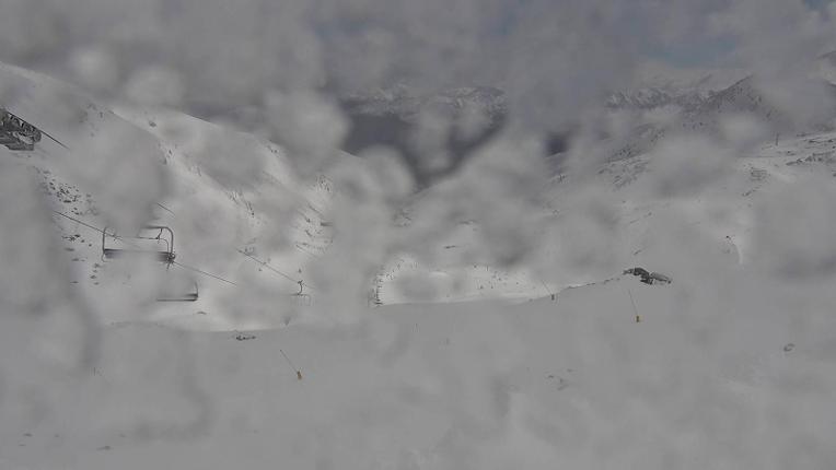 Webcam The Remarkables: Curvey basin