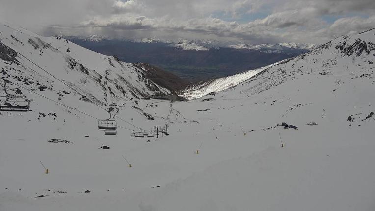Webcam The Remarkables: Curvey basin