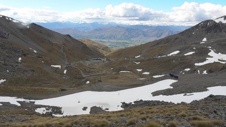 Webcam The Remarkables: Curvey basin
