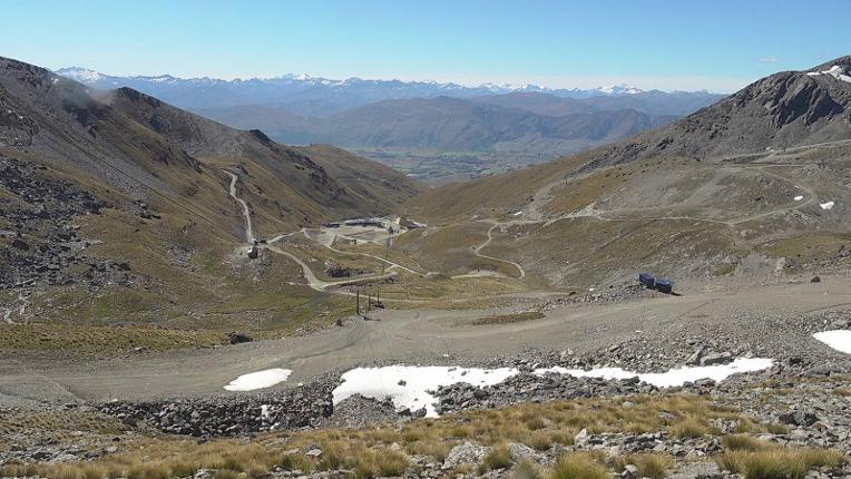 Webcam The Remarkables: Curvey basin