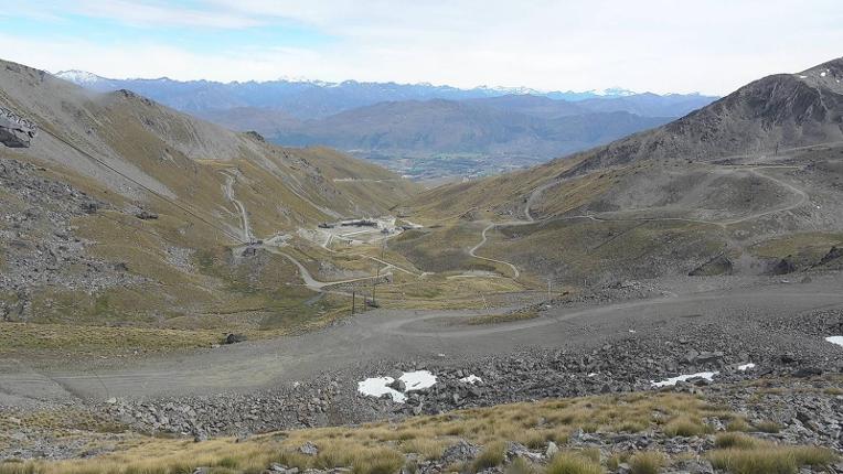 Webcam The Remarkables: Curvey basin