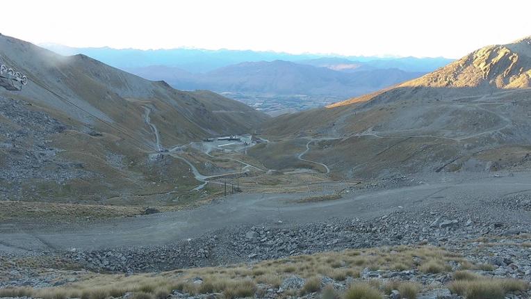 Webcam The Remarkables: Curvey basin