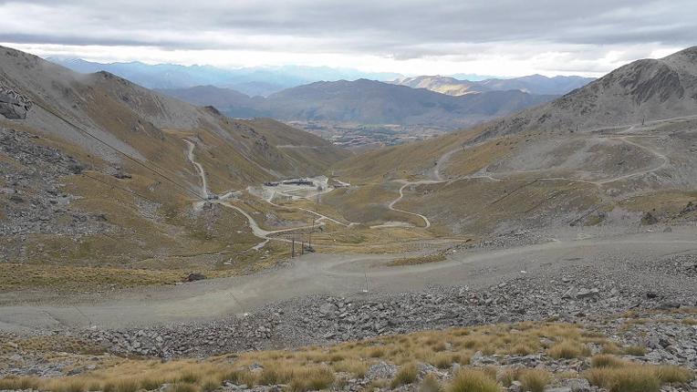 Webcam The Remarkables: Curvey basin