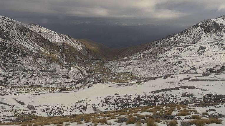 Webcam The Remarkables: Curvey basin