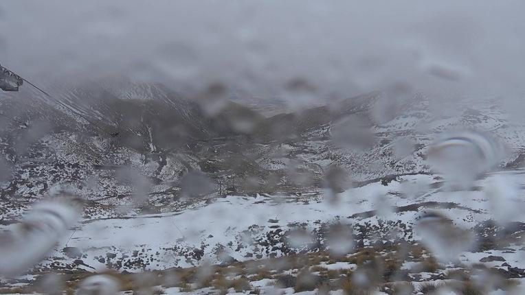Webcam The Remarkables: Curvey basin