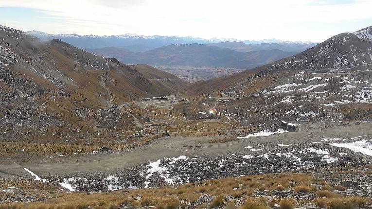 Webcam The Remarkables: Curvey basin