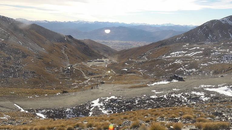 Webcam The Remarkables: Curvey basin