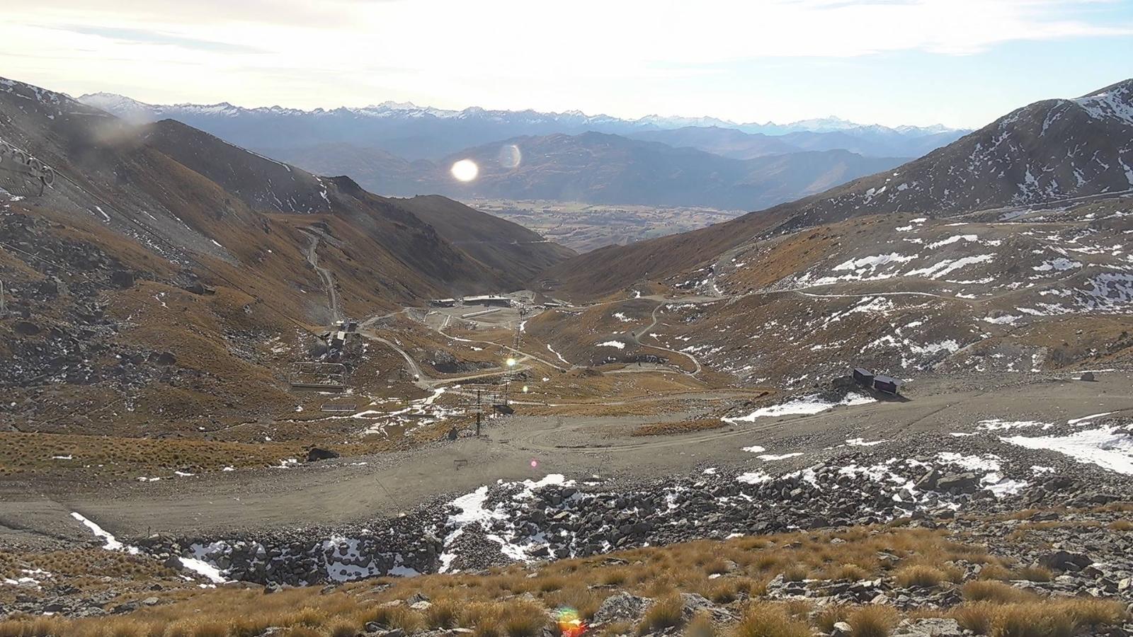 Webcam The Remarkables: Curvey basin