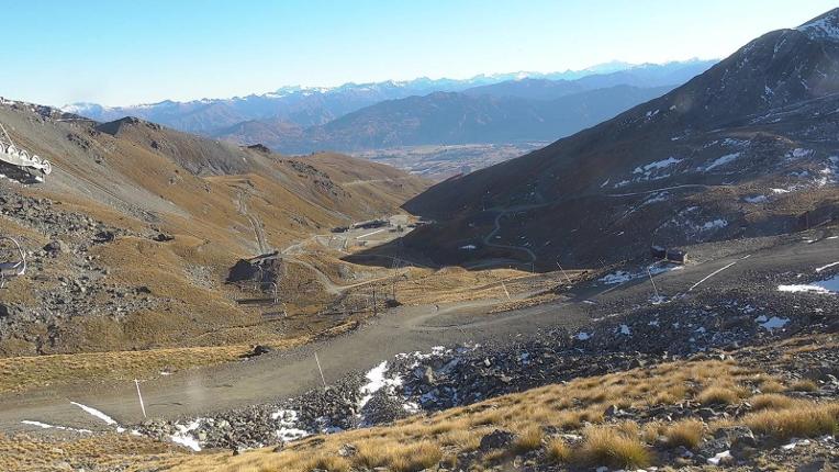 Webcam The Remarkables: Curvey basin