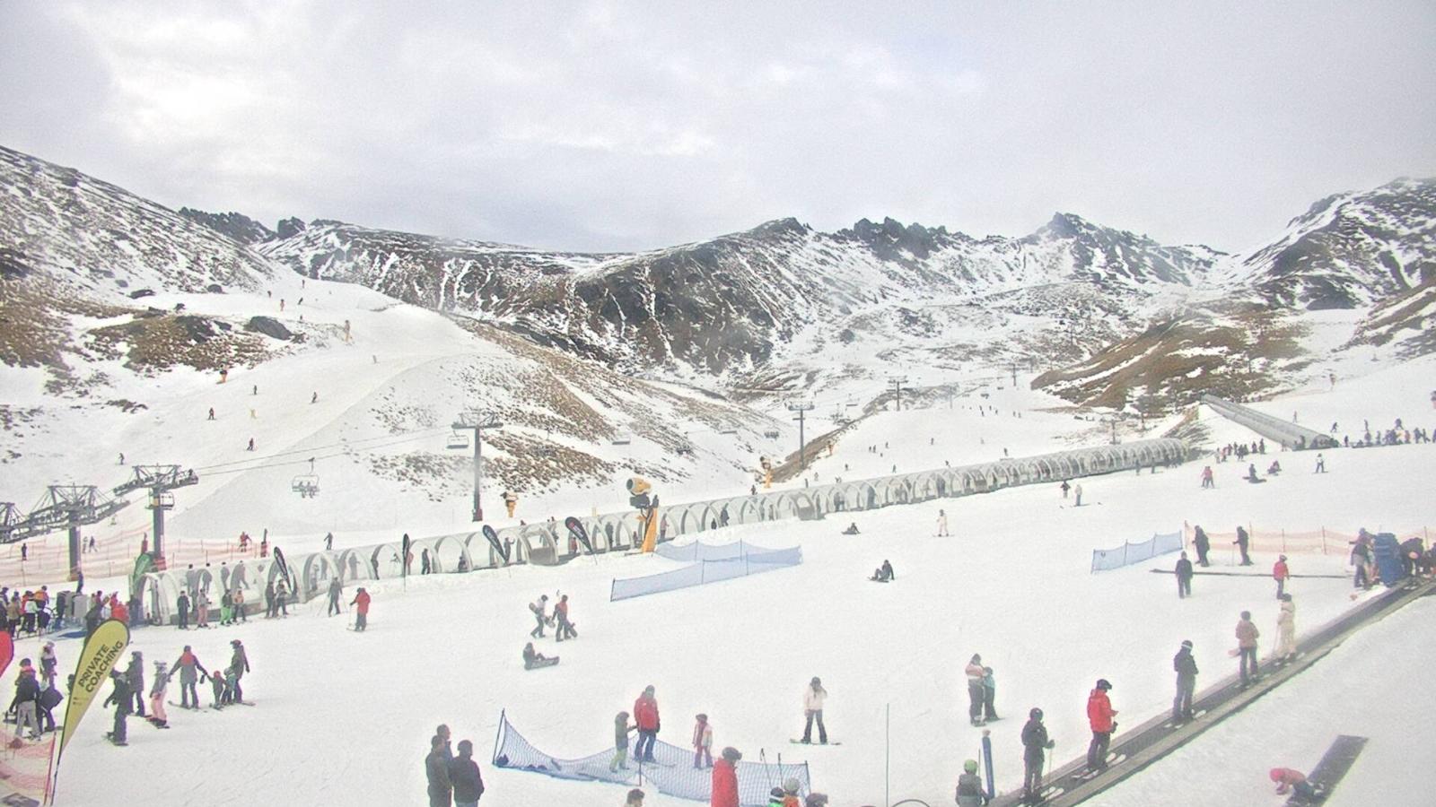 Webcam The Remarkables: Sugar bowl from base