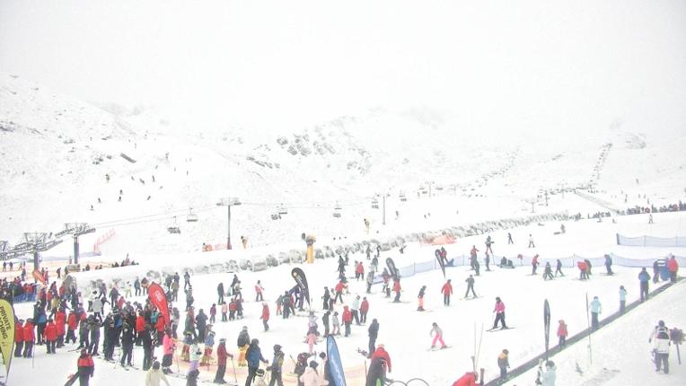 Webcam The Remarkables: Sugar bowl from base