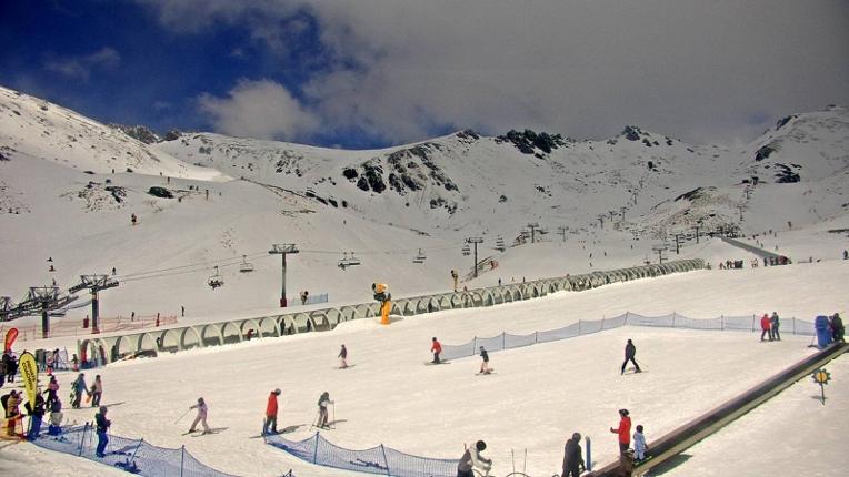 Webcam The Remarkables: Sugar bowl from base