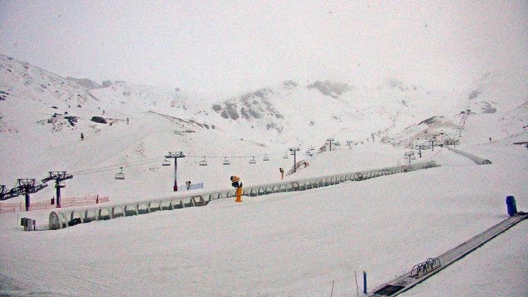 Webcam The Remarkables: Sugar bowl from base