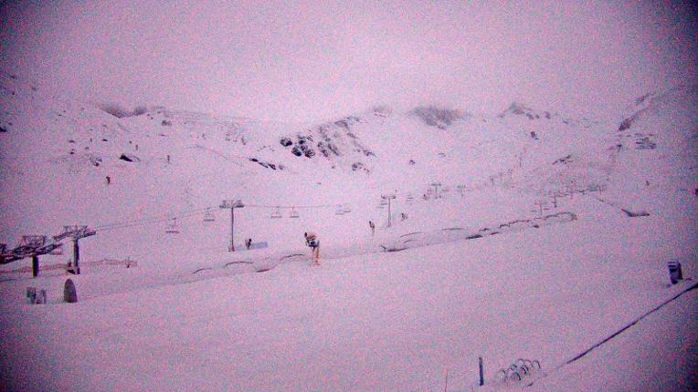 Webcam The Remarkables: Sugar bowl from base