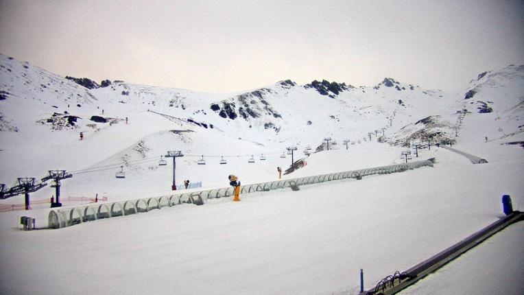 Webcam The Remarkables: Sugar bowl from base
