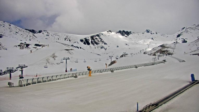 Webcam The Remarkables: Sugar bowl from base