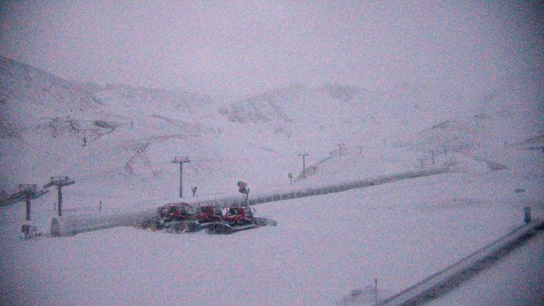 Webcam The Remarkables: Sugar bowl from base