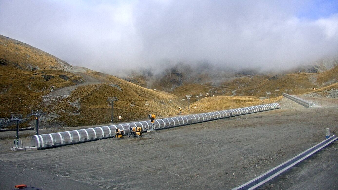 Webcam The Remarkables: Sugar bowl from base