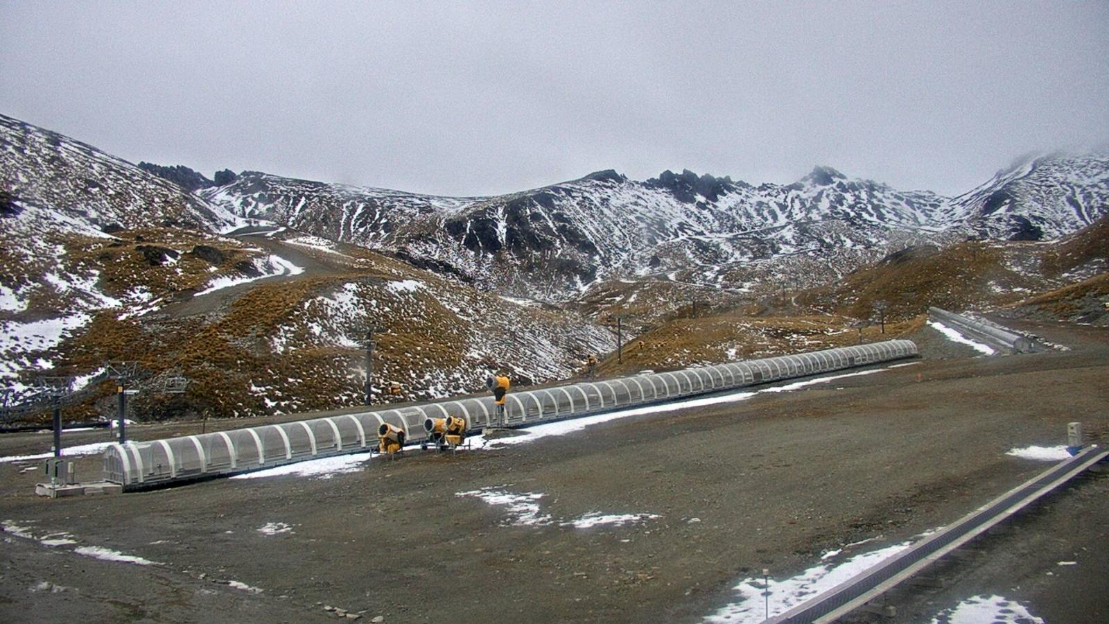 Webcam The Remarkables: Sugar bowl from base
