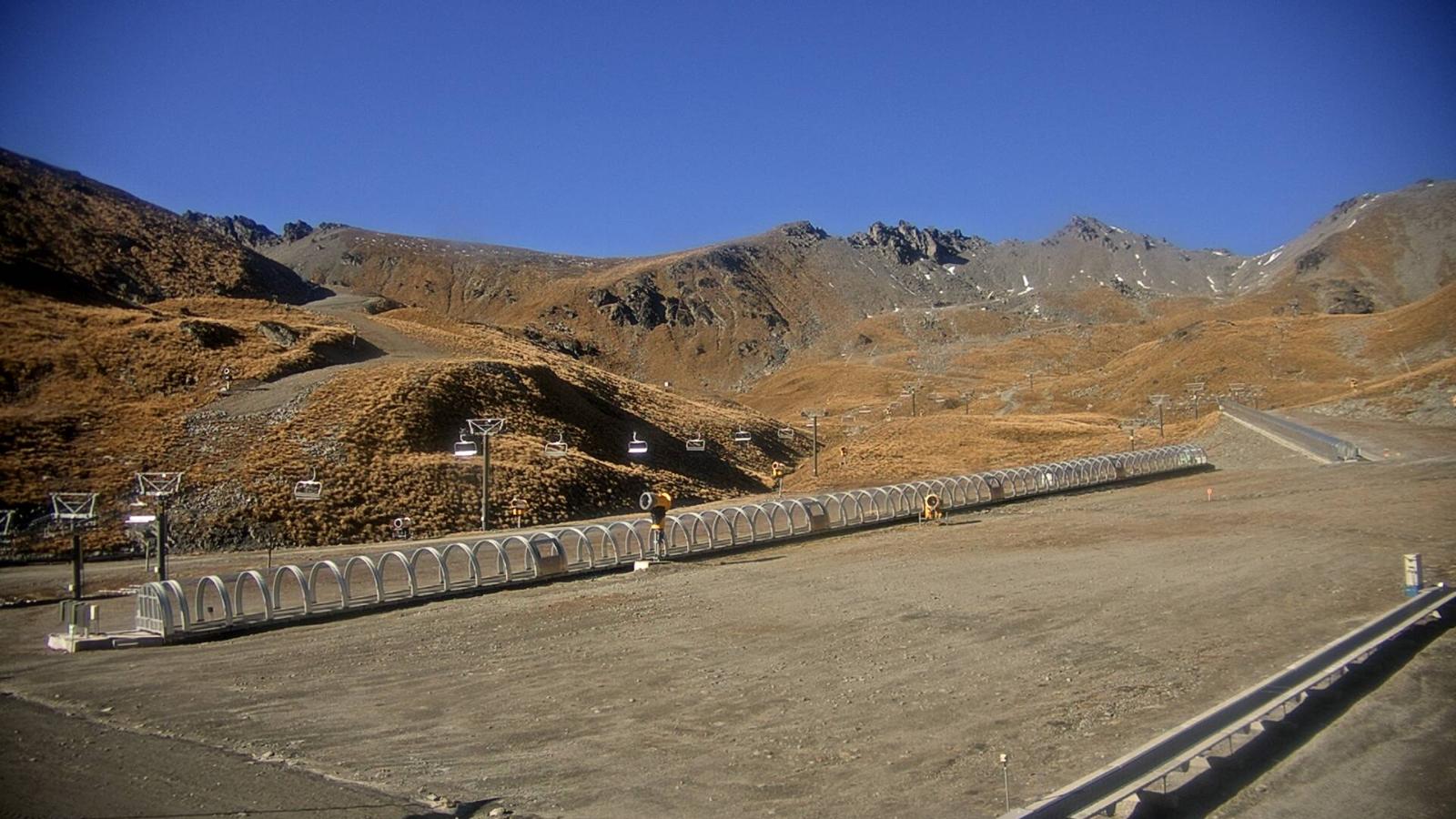 Webcam The Remarkables: Sugar bowl from base