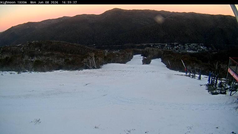 Webcam Thredbo: High Noon
