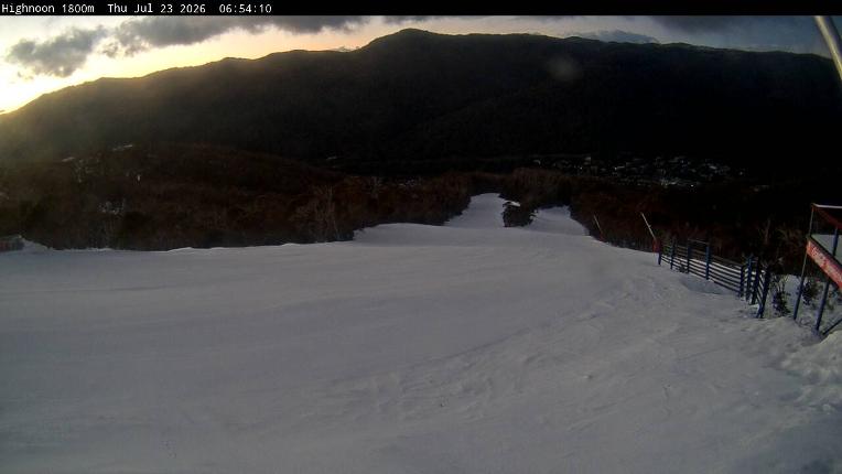 Webcam Thredbo: High Noon