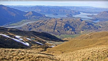 Treble Cone: Lake Wanaka view (treblecone.com)
