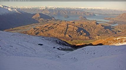 Treble Cone: Lake Wanaka view (treblecone.com)