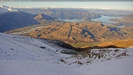 Treble Cone: Lake Wanaka view (treblecone.com)