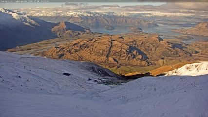 Treble Cone: Lake Wanaka view (treblecone.com)