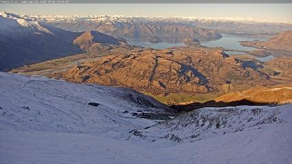 Treble Cone: Lake Wanaka view (treblecone.com)