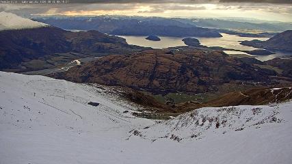 Treble Cone: Lake Wanaka view (treblecone.com)