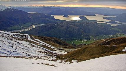 Treble Cone: Lake Wanaka view (treblecone.com)