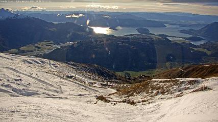 Treble Cone: Lake Wanaka view (treblecone.com)